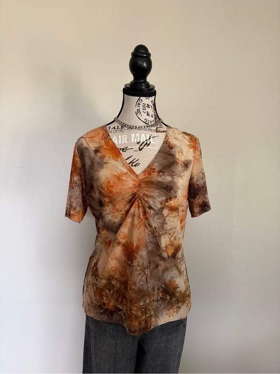 Initiatives Tops - Y2K Vintage Initiatives Brown Fairy Whimsy Goth Short Sleeve V-Neck Floral Top